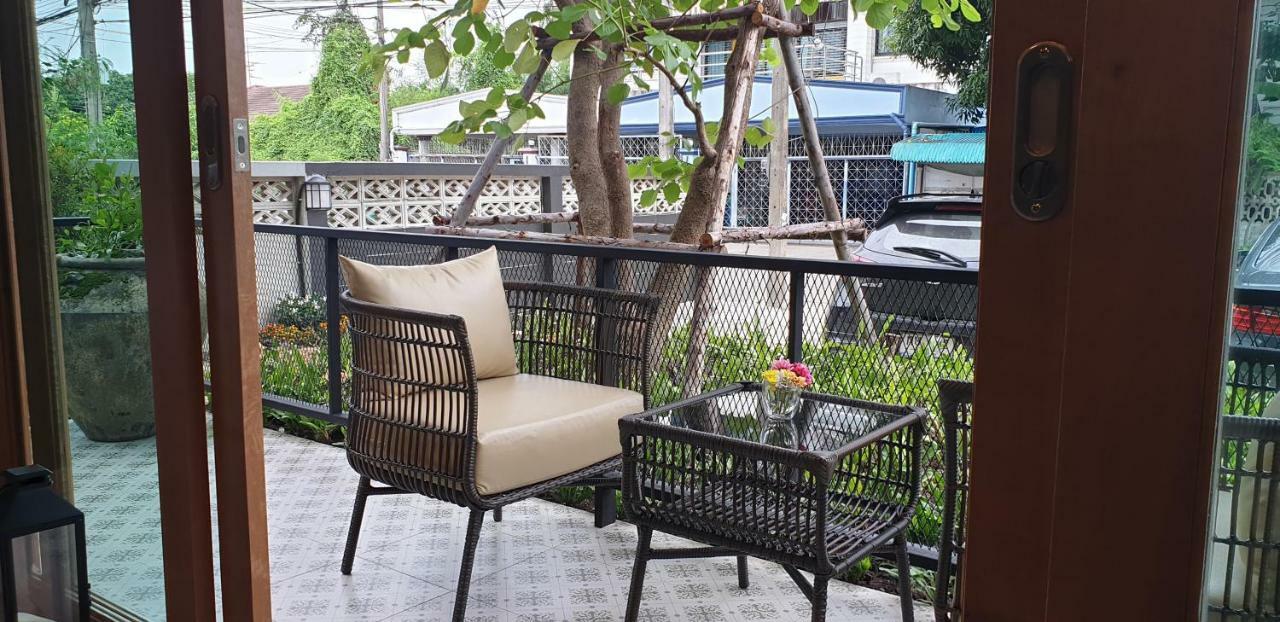 The Lantern Suites Ban Song Hong Exterior photo